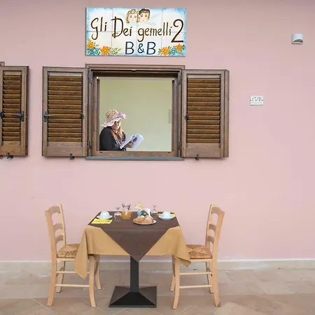 فندق مبيت وإفطار Gli Dei Gemelli 2 *