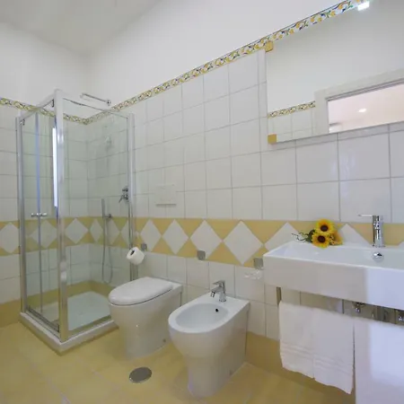 فندق مبيت وإفطار Gli Dei Gemelli 2 أَجيرولا